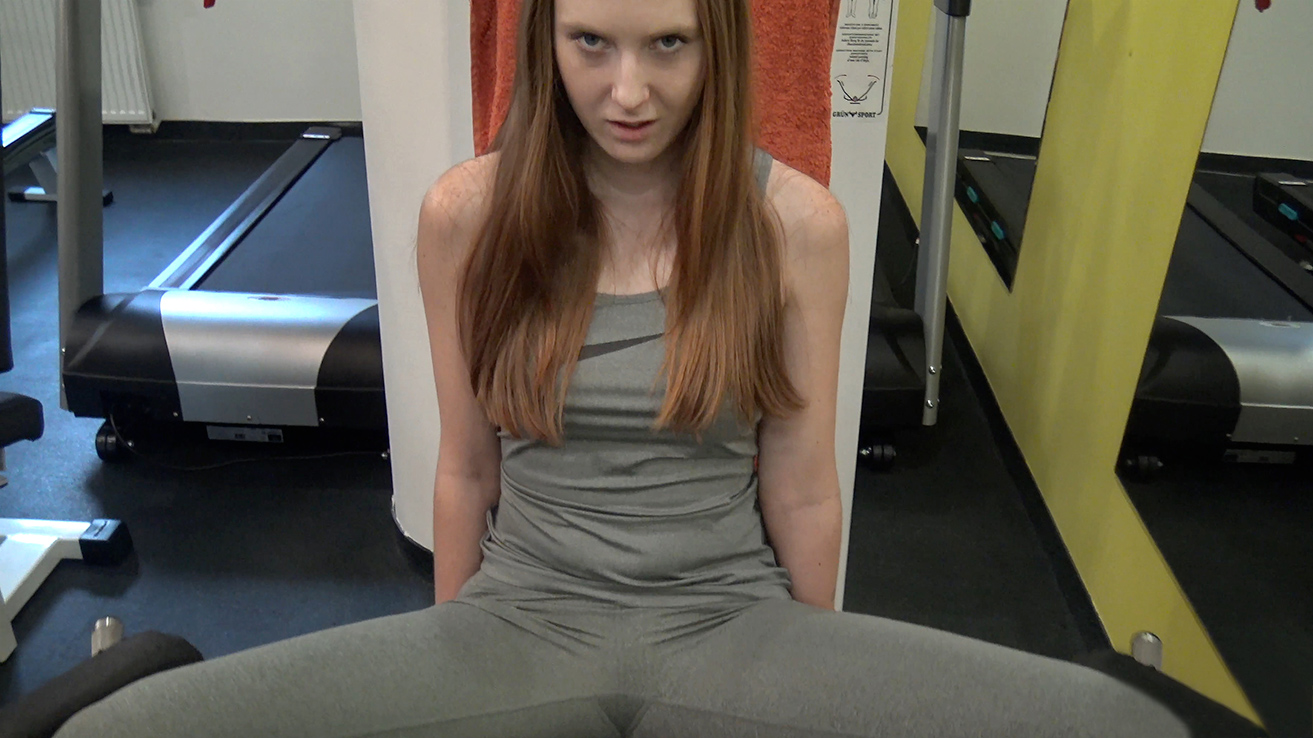 Naive cuckold watches comely